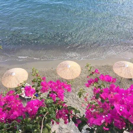 Hideaway Southcrete *