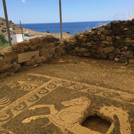Hideaway Southcrete *
